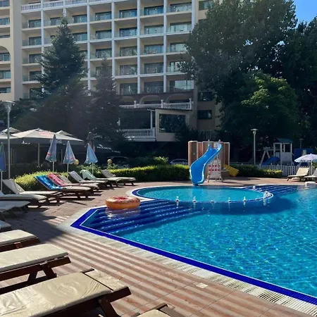 Admiral Plaza Slăntjev Brjag